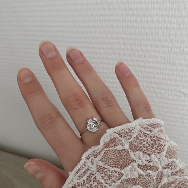 Ring 'Small flower'