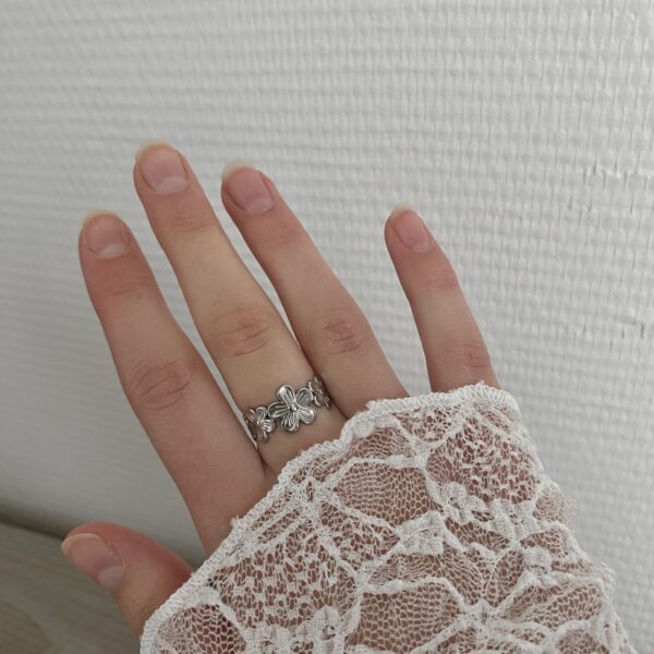 Statement ring 'Flowers'