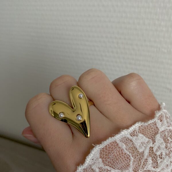 Ring 'Heart with pearls'