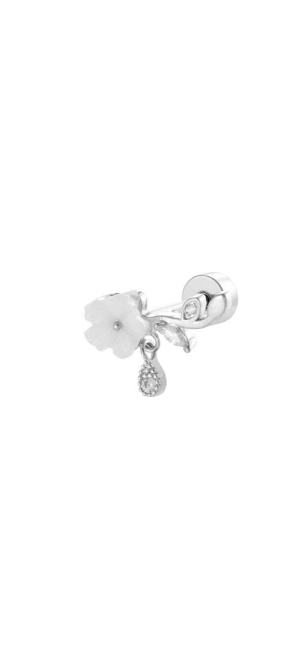 Earring 'White flower stud'