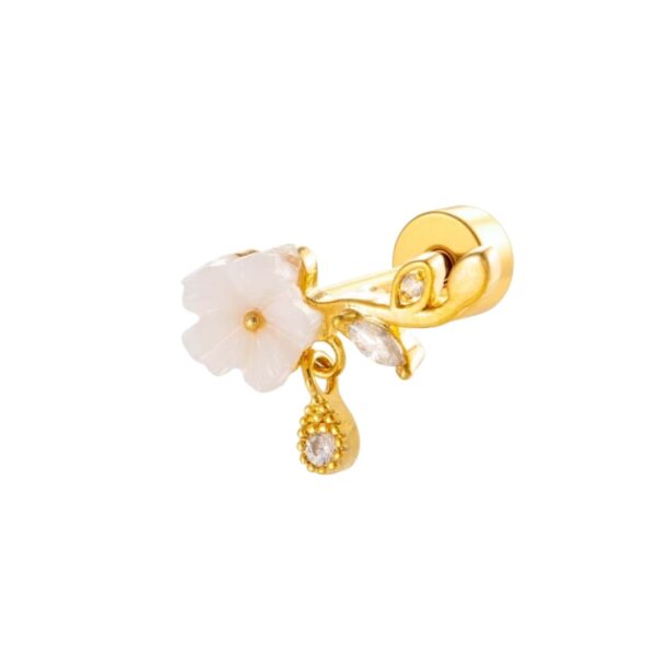 Earring 'White flower stud'